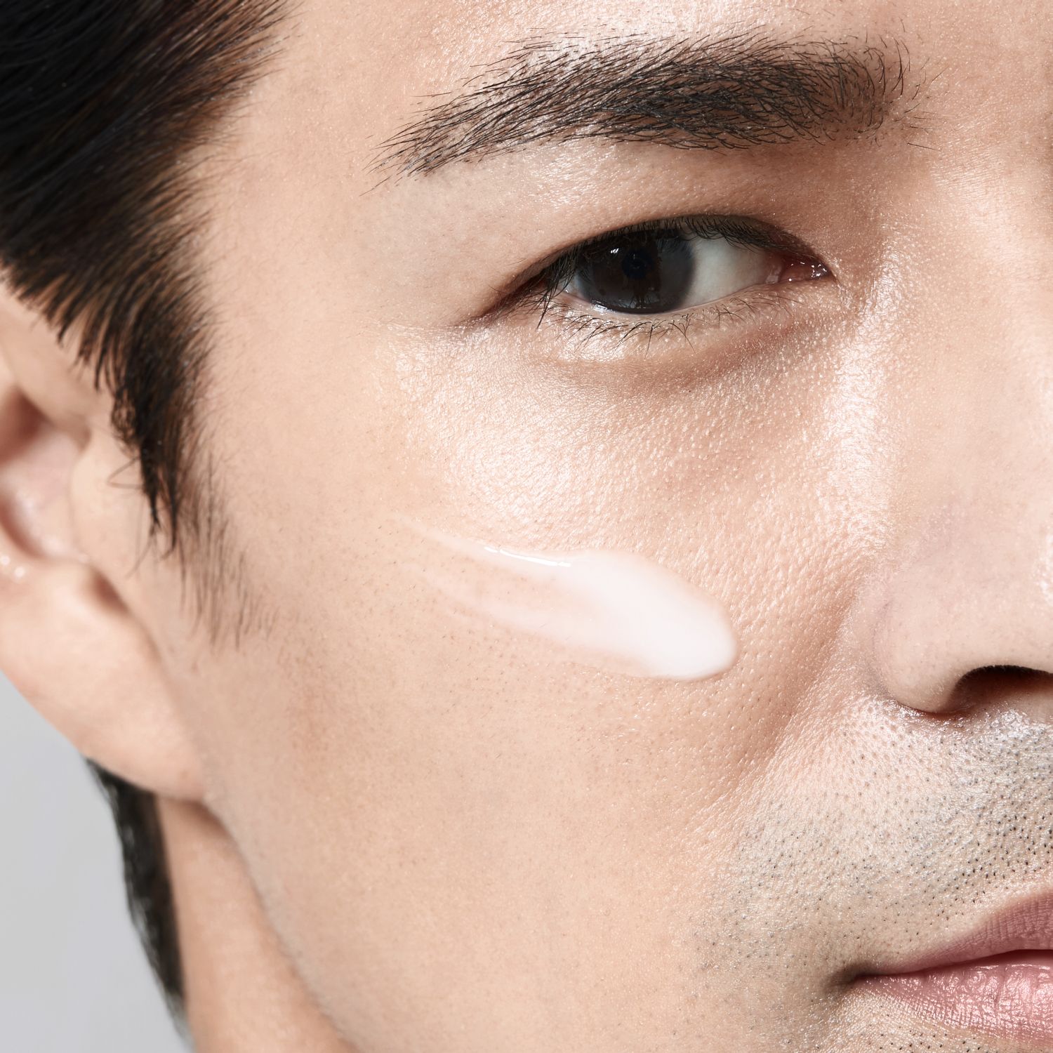 Shiseido Men Energizing Moisturizing Extra Light Fluid
